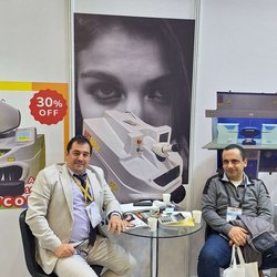 Фотоотчет с весенней выставки Istanbul Jewelry Show 2025: от оборудования до готовых украшений