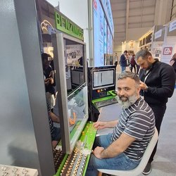 Фотоотчет с весенней выставки Istanbul Jewelry Show 2025: от оборудования до готовых украшений