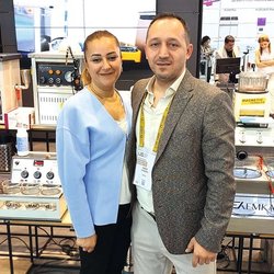 Фотоотчет с весенней выставки Istanbul Jewelry Show 2025: от оборудования до готовых украшений