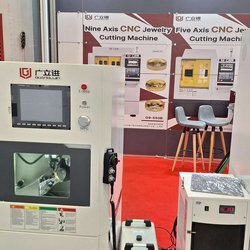 Фотоотчет с весенней выставки Istanbul Jewelry Show 2025: от оборудования до готовых украшений