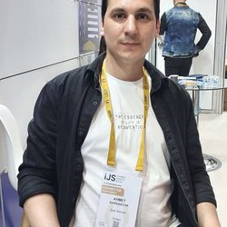 Фотоотчет с весенней выставки Istanbul Jewelry Show 2025: от оборудования до готовых украшений