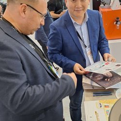 Фотоотчет с весенней выставки Istanbul Jewelry Show 2025: от оборудования до готовых украшений