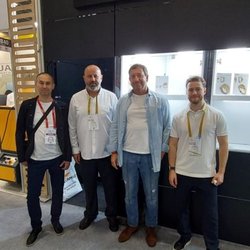 Фотоотчет с осенней выставки Istanbul Jewelry Show 2025: ювелирные изделия и технологии