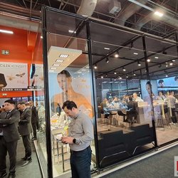 Фотоотчет с весенней выставки Istanbul Jewelry Show 2025: от оборудования до готовых украшений