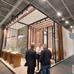Фотоотчет с весенней выставки Istanbul Jewelry Show 2025: от оборудования до готовых украшений