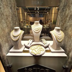 Фотоотчет с осенней выставки Istanbul Jewelry Show 2025: ювелирные изделия и технологии