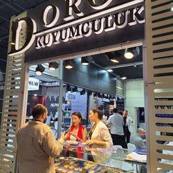 Фотоотчет с осенней выставки Istanbul Jewelry Show 2025: ювелирные изделия и технологии