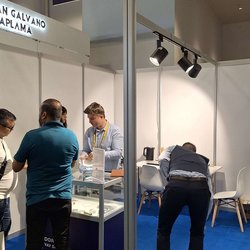 Фотоотчет с весенней выставки Istanbul Jewelry Show 2025: от оборудования до готовых украшений