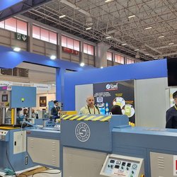 Фотоотчет с весенней выставки Istanbul Jewelry Show 2025: от оборудования до готовых украшений