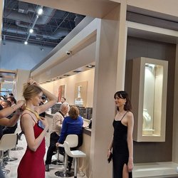 Фотоотчет с весенней выставки Istanbul Jewelry Show 2025: от оборудования до готовых украшений