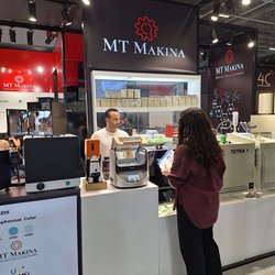 Фотоотчет с осенней выставки Istanbul Jewelry Show 2025: ювелирные изделия и технологии