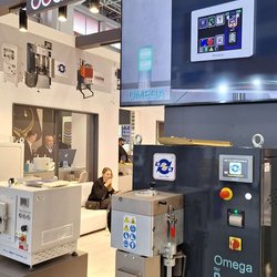 Фотоотчет с весенней выставки Istanbul Jewelry Show 2025: от оборудования до готовых украшений