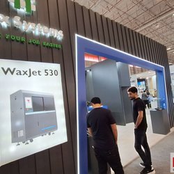 Фотоотчет с весенней выставки Istanbul Jewelry Show 2025: от оборудования до готовых украшений