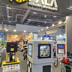Фотоотчет с осенней выставки Istanbul Jewelry Show 2025: ювелирные изделия и технологии