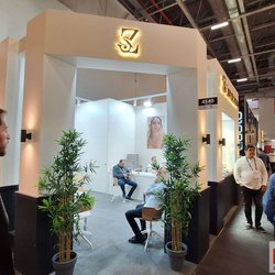 Фотоотчет с весенней выставки Istanbul Jewelry Show 2025: от оборудования до готовых украшений