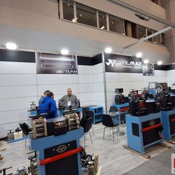 Фотоотчет с весенней выставки Istanbul Jewelry Show 2025: от оборудования до готовых украшений