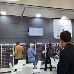 Фотоотчет с весенней выставки Istanbul Jewelry Show 2025: от оборудования до готовых украшений
