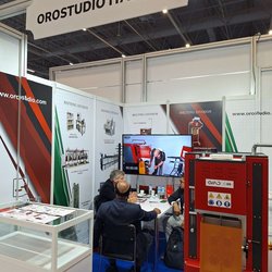 Фотоотчет с осенней выставки Istanbul Jewelry Show 2025: ювелирные изделия и технологии