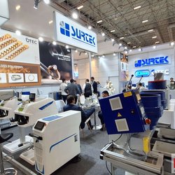 Фотоотчет с весенней выставки Istanbul Jewelry Show 2025: от оборудования до готовых украшений