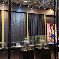 Фотоотчет с весенней выставки Istanbul Jewelry Show 2025: от оборудования до готовых украшений