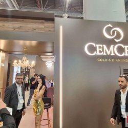 Фотоотчет с весенней выставки Istanbul Jewelry Show 2025: от оборудования до готовых украшений