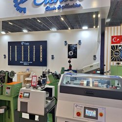 Фотоотчет с осенней выставки Istanbul Jewelry Show 2025: ювелирные изделия и технологии