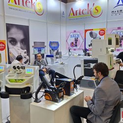 Фотоотчет с весенней выставки Istanbul Jewelry Show 2025: от оборудования до готовых украшений