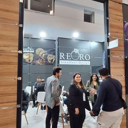 Фотоотчет с весенней выставки Istanbul Jewelry Show 2025: от оборудования до готовых украшений