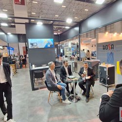 Фотоотчет с весенней выставки Istanbul Jewelry Show 2025: от оборудования до готовых украшений