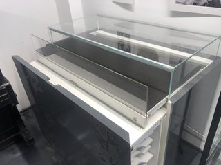 Ювелирные витрины в отличном состоянии