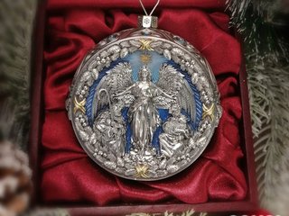 Серебряные шары