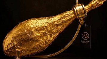 Диверсификация по-московски: Золотой хамон за 500 000 рублей. Ждать ли мясных отделов в ювелирных салонах?
