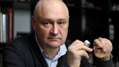 Владимир Владимирцев: Во всем мире камни делят на цветные и бриллианты, но не в России