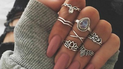 Кому подходят серебряные кольца на фаланги: особенности, виды и преимущества
