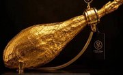 Диверсификация по-московски: Золотой хамон за 500 000 рублей. Ждать ли мясных отделов в ювелирных салонах?