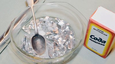 Лайфхак: как очистить серебро от черноты и налета