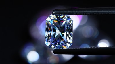 Алмазный рынок в упадке: почему падает спрос на природные камни и что это значит для инвесторов