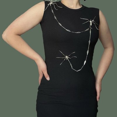 «Комариный рой», современное карельское украшение