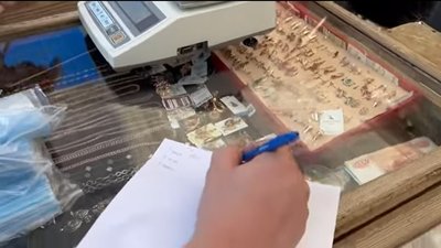 В Екатеринбурге силовики изъяли больше 10 кг контрафактных украшений из серебра и золота