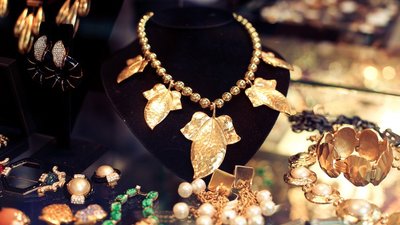 Не до украшений: в Казани заявили о падении спроса на ювелирные изделия