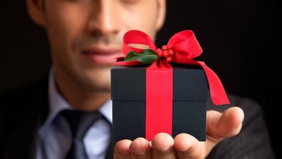 Россияне назвали самые желанные подарки