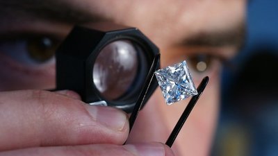 Алмазный рынок жив интернетом и надеждой