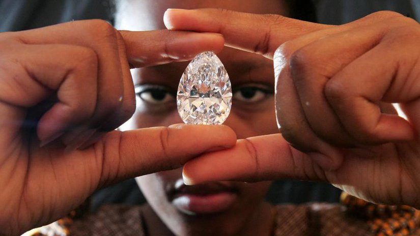 Сайтхолдер De Beers открывает завод по производству бриллиантов в Ботсване