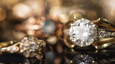 Универсальная модель продажи алмазов и бриллиантов нецелесообразнa