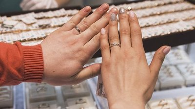 Аналитики выяснили, когда россияне чаще всего покупали обручальные кольца