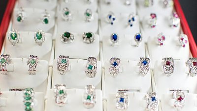 В Беларуси покупатели не смогут сдать обратно «ювелирку» и памятные монеты