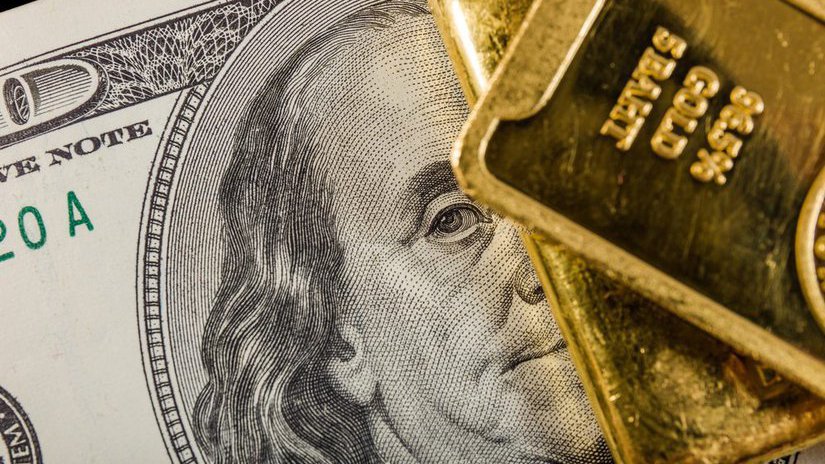 Россия перекладывает резервы из американских госбумаг в золото