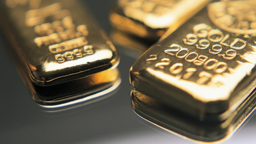 Стоимость золота закрепилась на уровне в $2000 на фоне ослабления доллара