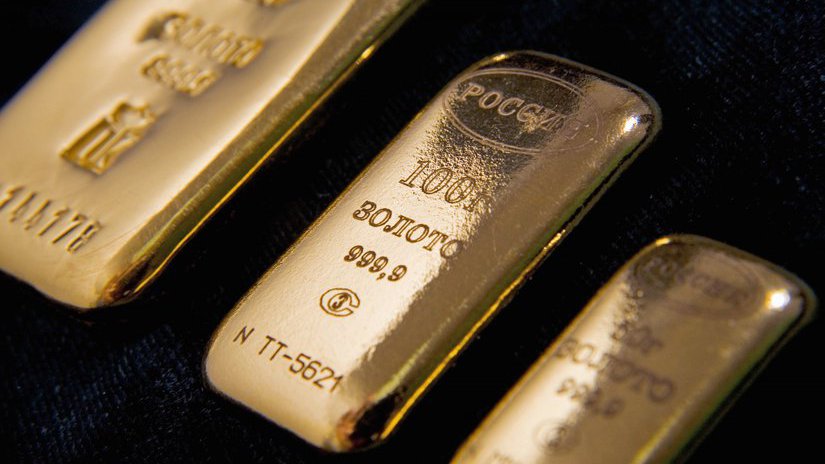 Золото продолжает дорожать на ряде факторов