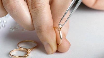 Бриллианты остаются на прилавках: Смогут ли ювелирные компании восстановиться после пандемии?